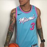 Camiseta Regata Basquete NBA Miami Heat Swingman Wade 3 City Edition Azul 2020 Nike - Imagem 2