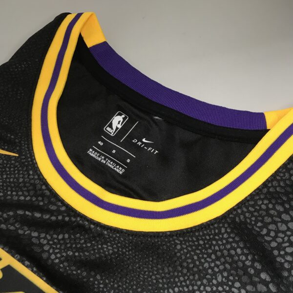 Camiseta Regata Basquete NBA Los Angeles Lakers Preta Mamba Negra - Black Mamba - Kobe Bryant 24 Edição Especial Nike - Imagem 10