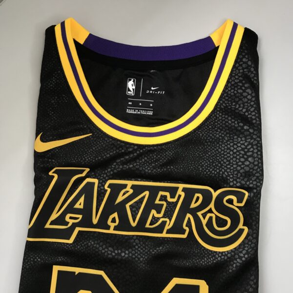 Camiseta Regata Basquete NBA Los Angeles Lakers Preta Mamba Negra - Black Mamba - Kobe Bryant 24 Edição Especial Nike - Imagem 11