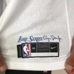 Camiseta Regata NBA Los Angeles Lakers LeBron James 23 City Edition Nike - Imagem 7