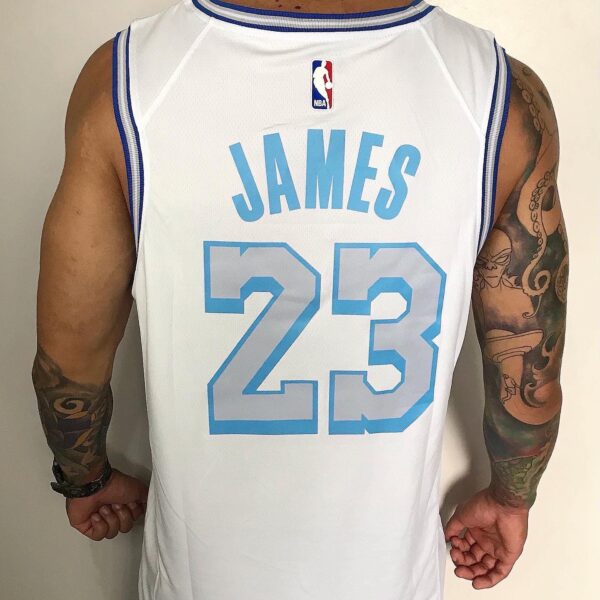Camiseta Regata NBA Los Angeles Lakers LeBron James 23 City Edition Nike - Imagem 8