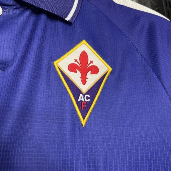 2024-09-13 09.30.12 Camisa Retrô Fiorentina Home 9 Gabriel Batistuta 1998/99 Roxa Fila - Imagem 21