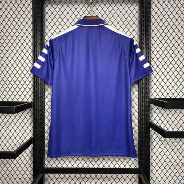 2024-09-13 09.30.22 Camisa Retrô Fiorentina Home 9 Gabriel Batistuta 1998/99 Roxa Fila - Imagem 25