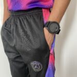 Calça Longa Paris Saint-Germain - PSG Preta com Rosa 2022 Jordan - Imagem 5