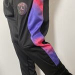 Calça Longa Paris Saint-Germain - PSG Preta com Rosa 2022 Jordan - Imagem 3
