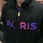 Corta Vento Casaco Jaqueta PSG - Paris Saint-Germain - Com Capuz 2022 Jordan - Imagem 3