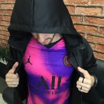Paris Saint-Germain - PSG Conjunto Casaco Jaqueta Corta Vento com Capuz e Calça 2022 Jordan - Imagem 3