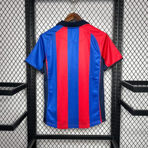 2024-07-10 00.17.43 Camisa Retrô Barcelona Home Torcedor 2001/02 Nike - Imagem 4