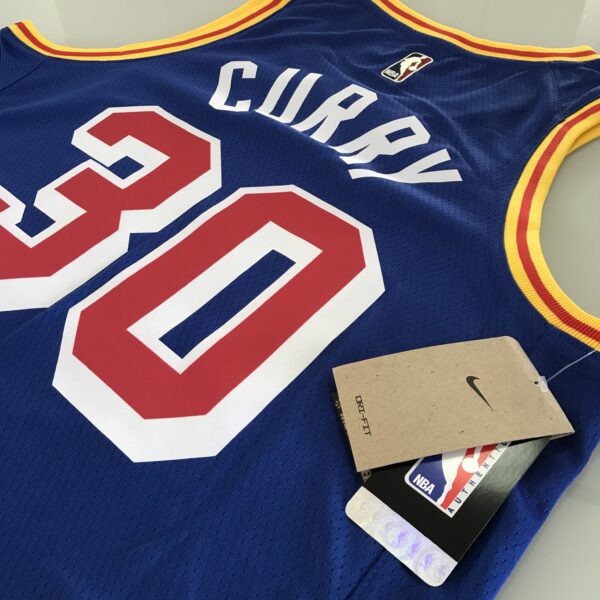 Camiseta Regata NBA Golden States Warriors Curry 30 Classic Edition Azul 2022 Nike - Imagem 20