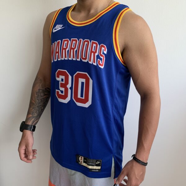 Camiseta Regata NBA Golden States Warriors Curry 30 Classic Edition Azul 2022 Nike - Imagem 7