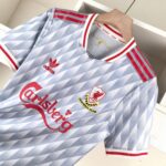 Camisa Liverpool Edição Especial The Beatles Versão Torcedor 2024 Adidas - Imagem 3