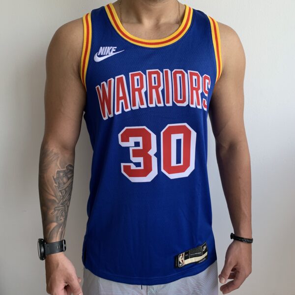 Camiseta Regata NBA Golden States Warriors Curry 30 Classic Edition Azul 2022 Nike - Imagem 1