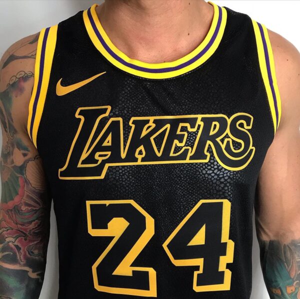 Camiseta Regata Basquete NBA Los Angeles Lakers Preta Mamba Negra - Black Mamba - Kobe Bryant 24 Edição Especial Nike - Imagem 2