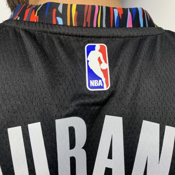 Camiseta Regata Basquete NBA Brooklyn Nets 7 Durant City Edition Preta Colorida Nike - Imagem 8