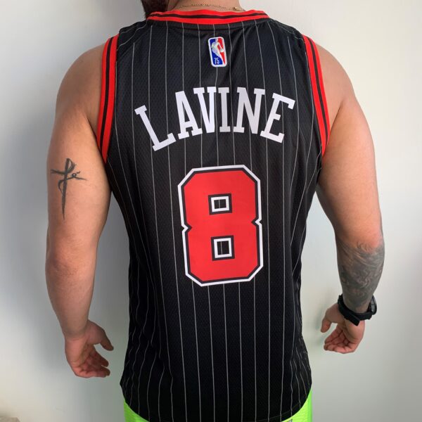 Camiseta Regata NBA Chicago Bulls Zach Lavine 8 Statement Edition Preta 2022 Jordan - Imagem 6