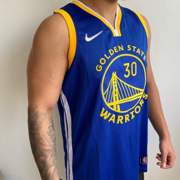 Camiseta Regata NBA Golden States Warriors Curry 30 Icon Edition Azul 2022 Nike - Imagem 3