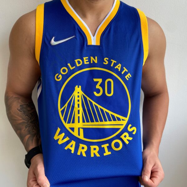 Camiseta Regata NBA Golden States Warriors Curry 30 Icon Edition Azul 2022 Nike - Imagem 2