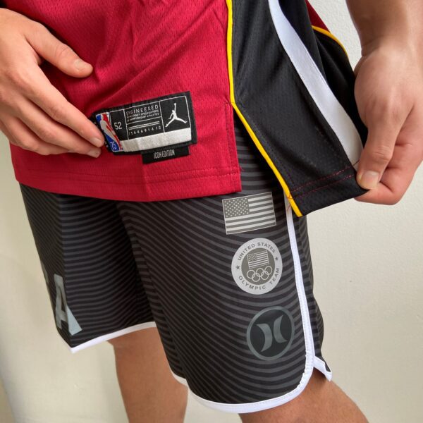 Camiseta Regata Basquete NBA Miami Heat Jimmy Butler 22 Statement Edition Vermelha 2022 Jordan - Imagem 6