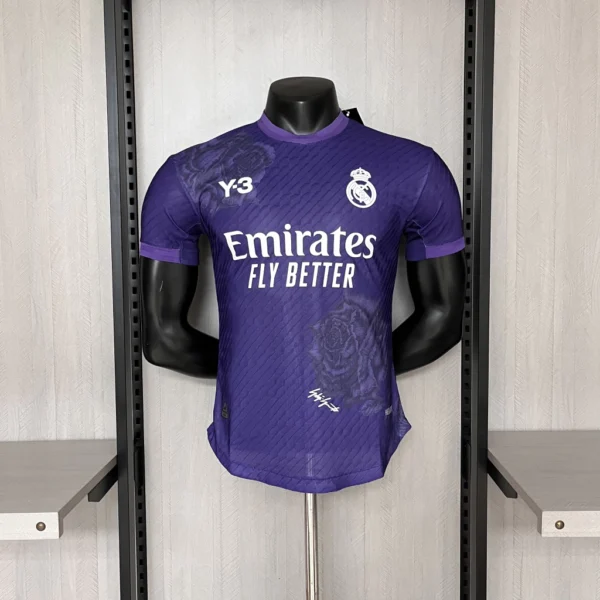 Camisa Real Madrid 4th Versão Jogador 2025 Edição Especial Adidas Y-3 Roxa - Imagem 20