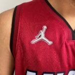 Camiseta Regata Basquete NBA Miami Heat Jimmy Butler 22 Statement Edition Vermelha 2022 Jordan - Imagem 5