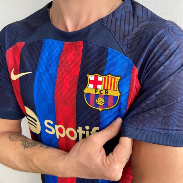 5729767529856 Camisa Barcelona Home Jogador 2023 Nike - Imagem 5