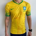 Camisa Brasil Fan Concept Edition Cristo Redentor Amarela Versão Jogador 2022 Nike - Imagem 2