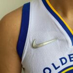 Camiseta Regata NBA Golden State Warriors Curry 30 Association Edition Branca 2022 Nike - Imagem 4