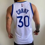 Camiseta Regata NBA Golden State Warriors Curry 30 Association Edition Branca 2022 Nike - Imagem 8