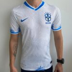 Camisa Brasil Fan Concept Edition Branco Versão Jogador 2022 Nike - Imagem 3
