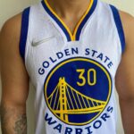 Camiseta Regata NBA Golden State Warriors Curry 30 Association Edition Branca 2022 Nike - Imagem 3