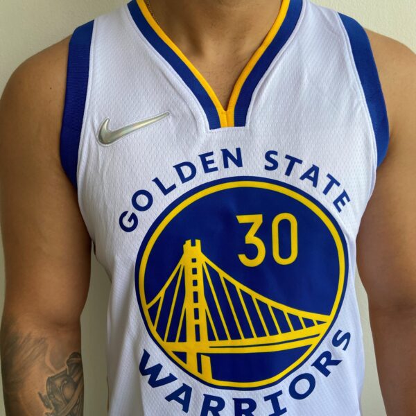 Camiseta Regata NBA Golden State Warriors Curry 30 Association Edition Branca 2022 Nike - Imagem 3