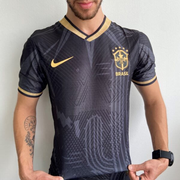 Camisa Brasil Fan Concept Edition Nordeste Preta Versão Jogador 2022 Nike - Imagem 4