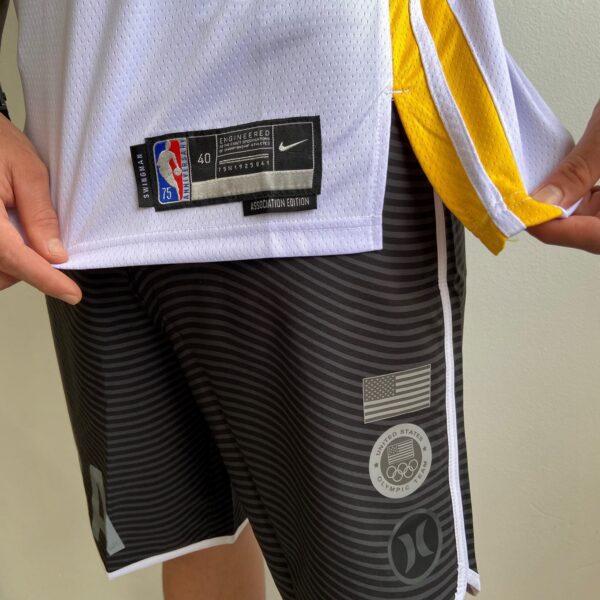Camiseta Regata NBA Golden State Warriors Curry 30 Association Edition Branca 2022 Nike - Imagem 7