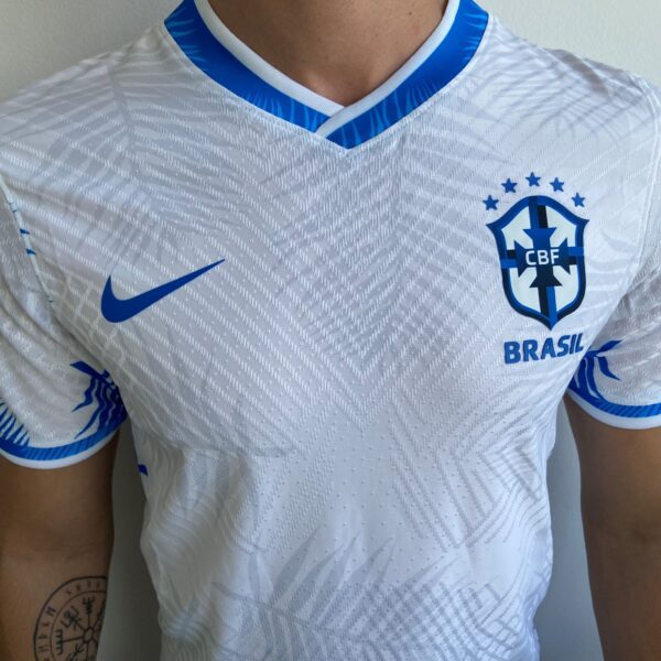 Camisa Brasil Fan Concept Edition Branco Versão Jogador 2022 Nike - Imagem 6