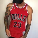 Camiseta Regata NBA Mitchell & Ness 1996/97 Vermelha - Chicago Bulls - Michael Jordan 23 - Edição Especial - The Finals - Vermelha