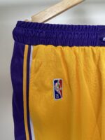 Short Bermuda NBA Los Angeles Lakers Icon Edition Amarela 2022 Nike - Imagem 11