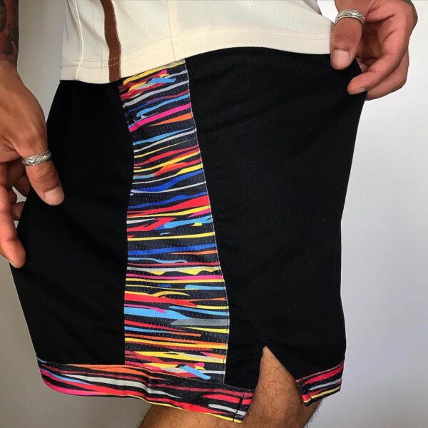 Short Bermuda NBA Brooklyn Nets Preta Colorida City Edition Nike - Imagem 2