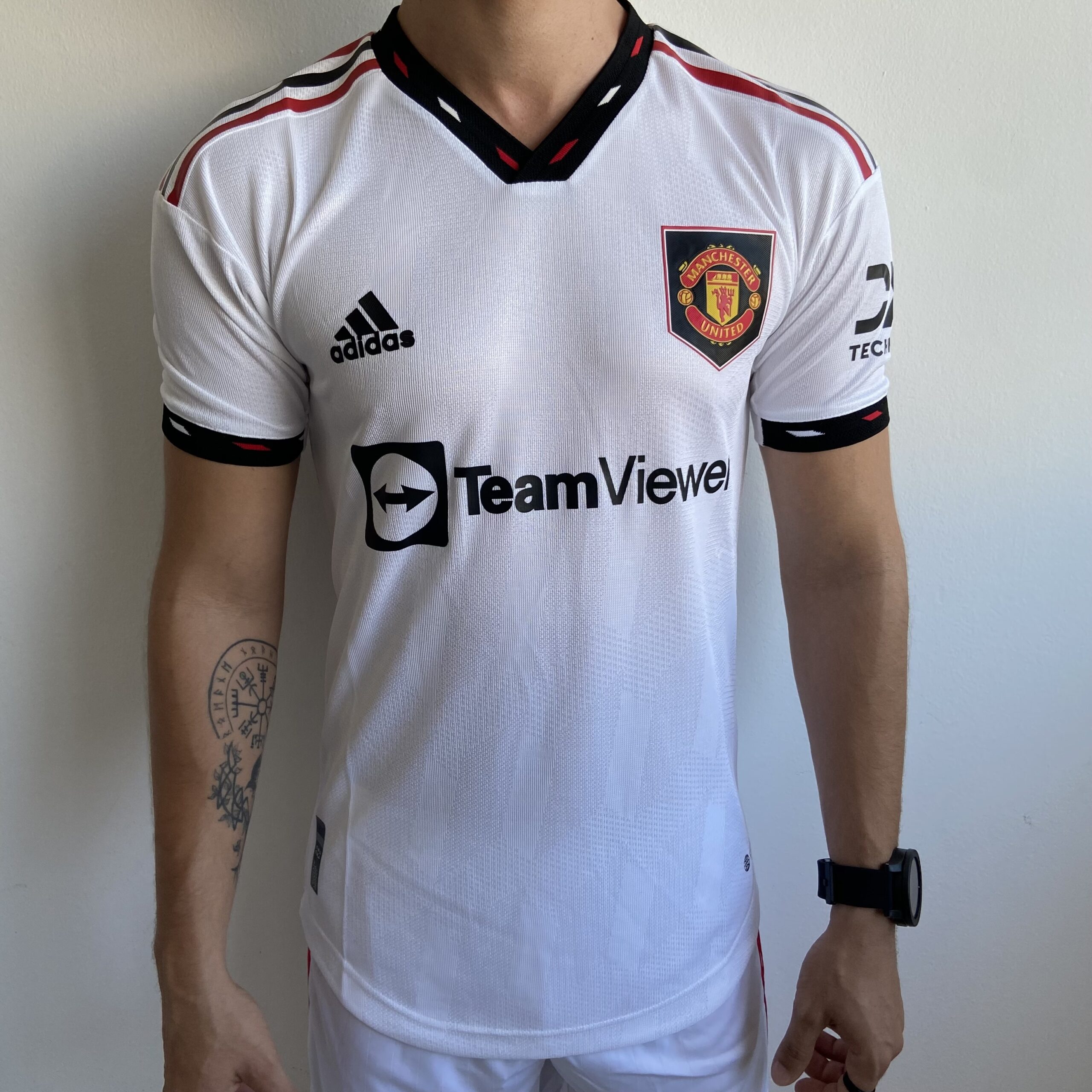 Camisa Pre Game Manchester United 2022 2023 Modelo Player Branca