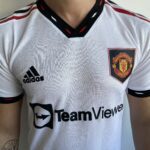 Camisa Manchester United Away Jogador 2023 Branca Adidas - Imagem 5