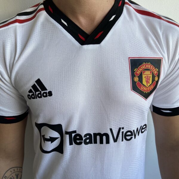 2022-10-17 16.00.48 Camisa Manchester United Away Jogador 2023 Branca Adidas - Imagem 5