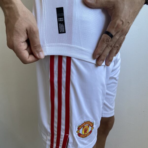 40536F75-79D1-40CE-9837-F7811AAC21FA Camisa Manchester United Away Jogador 2023 Branca Adidas - Imagem 9