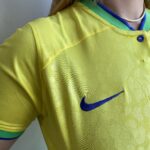 Camisa Brasil Seleção Brasileira Home Amarela Feminina Copa do Mundo Catar 2023 Nike - Imagem 3