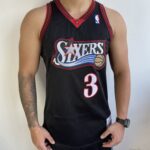 Camiseta Regata Basquete NBA Philadelphia 76ers Sixers 3 Allen Iverson Mitchell & Ness Preta