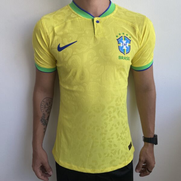 IMG_3707 Camisa Brasil Seleção Brasileira Home Amarela Jogador Copa do Mundo Catar 2023 Nike - Imagem 1