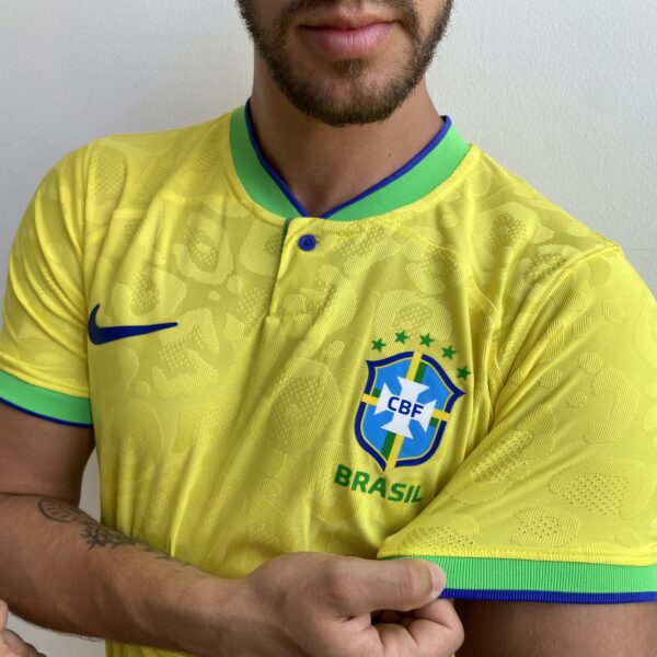IMG_3728 Camisa Brasil Seleção Brasileira Home Amarela Jogador Copa do Mundo Catar 2023 Nike - Imagem 9