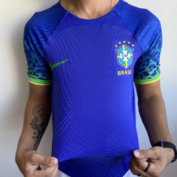IMG_4034 Camisa Brasil Seleção Brasileira Away Azul Jogador Copa do Mundo Catar 2023 Nike - Imagem 3
