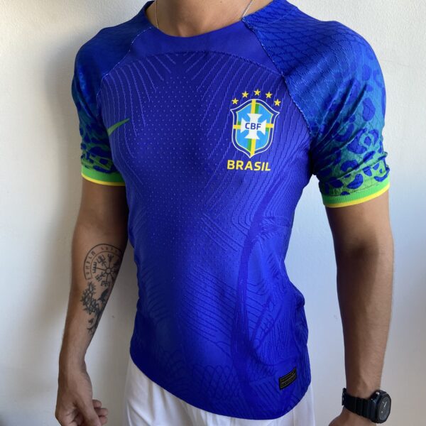 IMG_4036 Camisa Brasil Seleção Brasileira Away Azul Jogador Copa do Mundo Catar 2023 Nike - Imagem 7