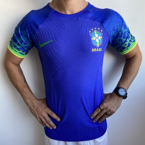 IMG_4050 Camisa Brasil Seleção Brasileira Away Azul Jogador Copa do Mundo Catar 2023 Nike - Imagem 4