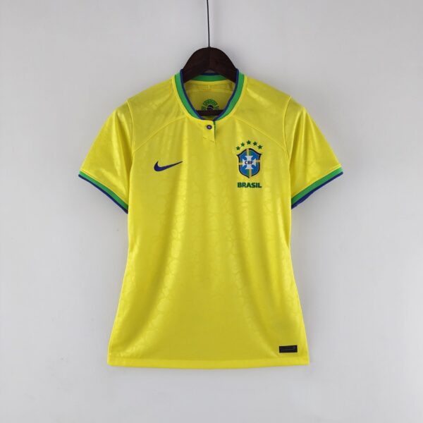 camisa-selecao-brasileira-amarela-copa-do-mundo-2022-2023-versao-feminina-1-scaled Camisa Brasil Seleção Brasileira Home Amarela Feminina Copa do Mundo Catar 2023 Nike - Imagem 11