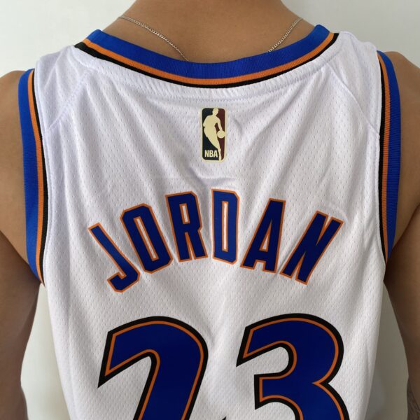 Camiseta Regata NBA Swingman Washington Wizards - Michael Jordan 23 - Classic Edition - Branca Azul 2023 Nike - Imagem 12